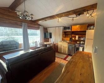 Enchanting Kenai River Retreat - Cooper Landing - Living room