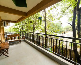 Safari Quest - Mysore - Balkong