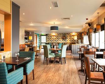 Premier Inn East Midlands Airport - Derby - Restaurant