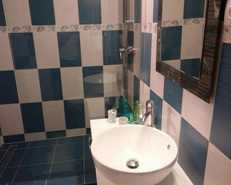 Camera Tip Economic Mozart - Cluj - Baño