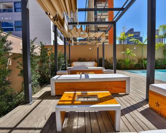 راديسون ريد كامبيناس - كامبيناس - شرفة مرصوفة