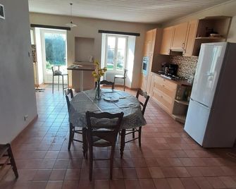 Charming Longere vendeenne in a village on the Vendée Breton marshes - Bouin - Restaurant