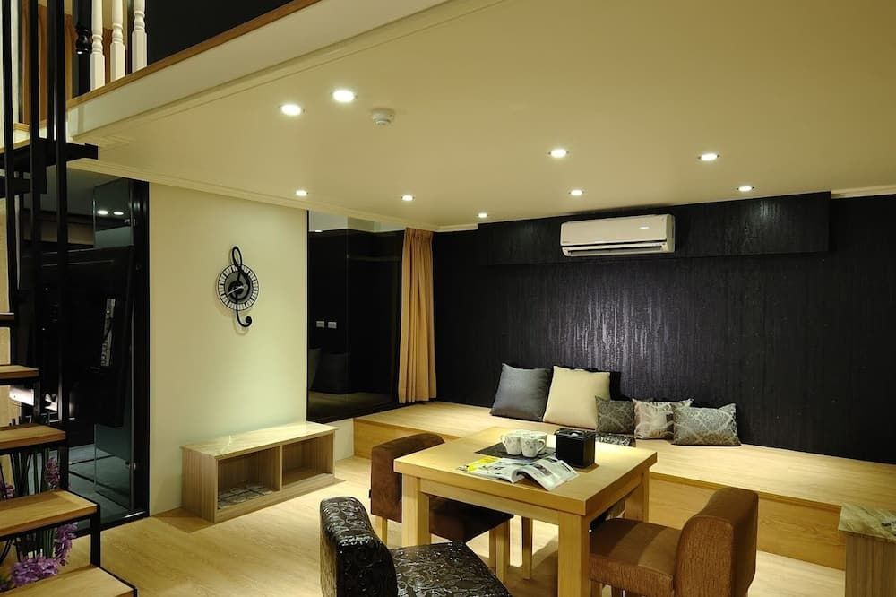 584 هوتسبرينج هوتل