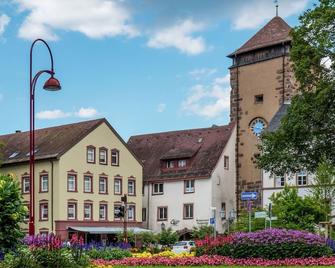 Cozy Apartment in Schwenningen with Garden - Villingen-Schwenningen - Gebäude