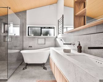 Shed House Lux Farm Stay - Buninyong - Baño