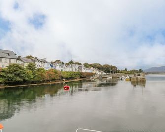 Sea Watch House - Roundstone