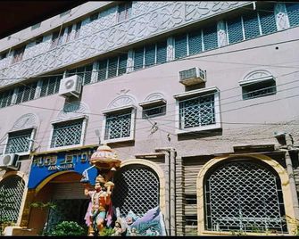 Hotel O Gour - Bāgnān - Building