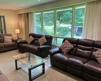 Country style house - Smithville - Living room