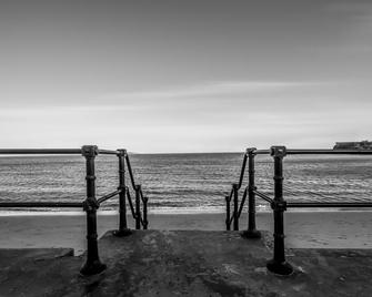 Funky Studio By The Beach - Burntisland - Beach