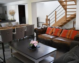 Cottage La Marcillande, (for up to 6 guests) Riverside Luxury - Pool & Gardens - Saint-Cyprien - Salon