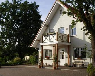 Holiday apartment Abbehausen for 1 - 2 persons with 1 bedroom - Holiday house - Nordenham - Gebäude