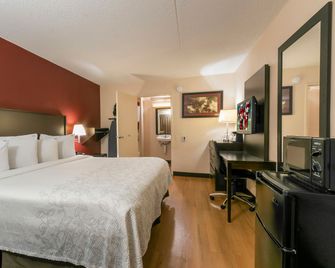 Red Roof Inn Plus+ University at Buffalo - Amherst - Amherst - Bedroom
