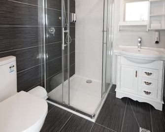 Lily Sands Inn - Melbourne - Bathroom
