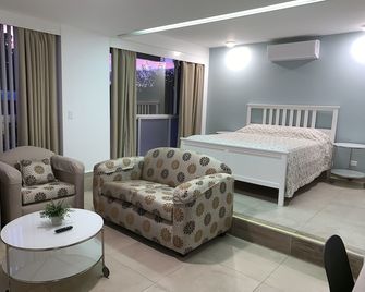 Dali Suites - Tijuana - Bedroom