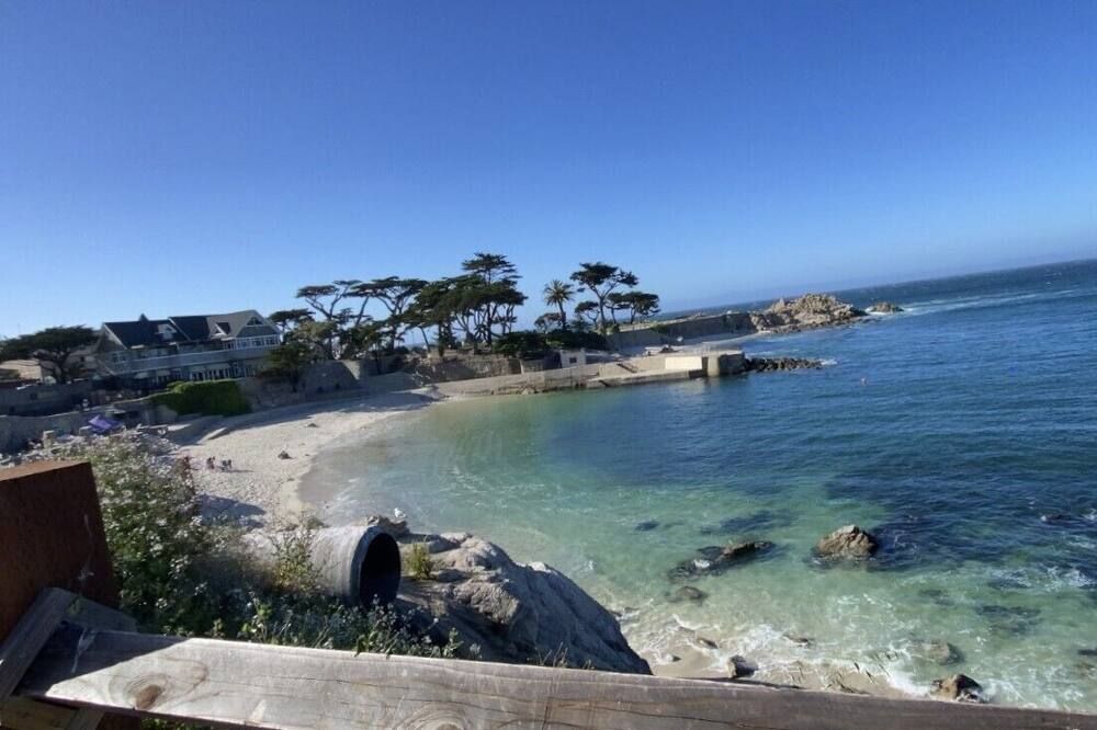 Other view of Monarch Valley Inn Marina at Monterey Bay