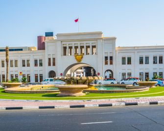 Imperial Suites Hotel - מאנאמה - בניין