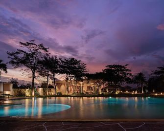 Samanea Beach Resort & Spa - Kep - Pool