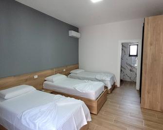 Hotel Erandi - Qerek - Habitación