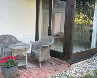 Small cozy furnished vacation apartment in Laupheim Baden - Württ. - Laupheim - Patio