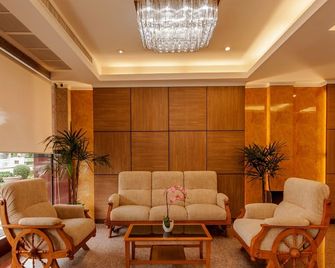 Tara Lake - בנגקוק - טרקלין