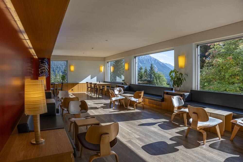 يوث هوستل فالبيلا