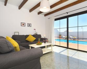 Villas Superior Chillout San Blas - Tías - Wohnzimmer