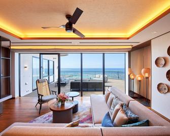 Okinawa Prince Hotel Ocean View Ginowan - Ginowan - Вітальня