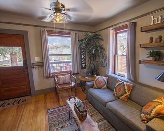 Charming Westside Bungalow - Colorado Springs - Sala de estar