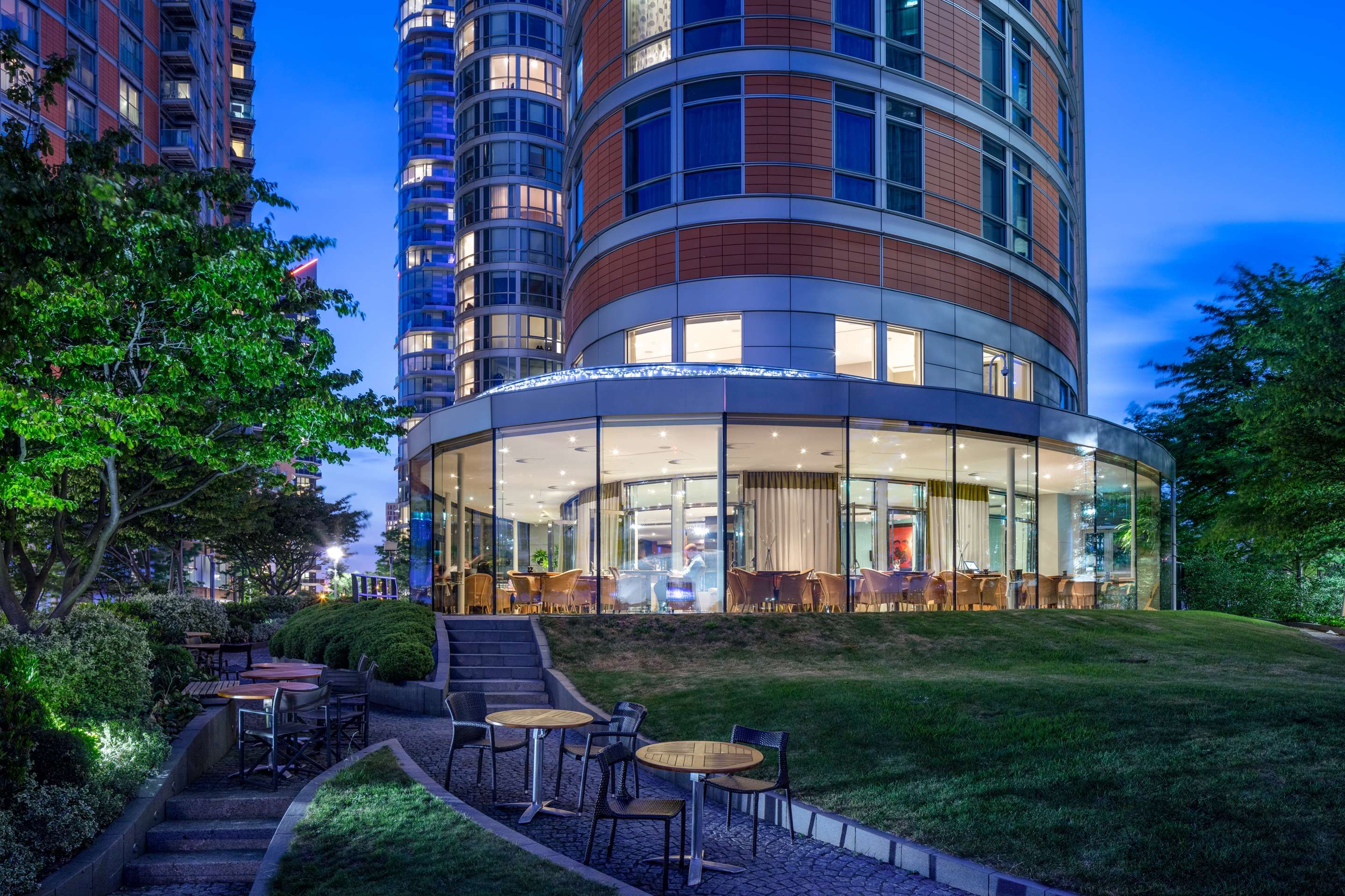 راديسون بلو إدوارديان نيو بروفيدنس ورف