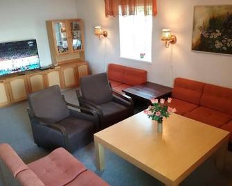 Staadioni Hotel - Kuressaare - Living room