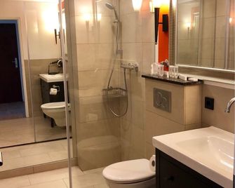 Hotel Ramor Garni - Duisburg - Bathroom