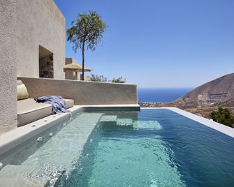 أيون سويتس - للبالغين فقط - Pyrgos Kallistis - حوض السباحة