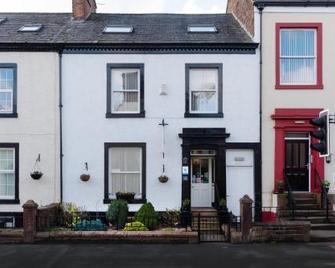 Blue Swallow - بنريث - مبنى