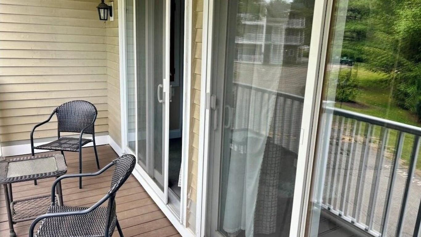 Misty Harbor Barefoot Beach Resort