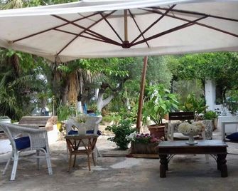 The Legacy of Olives - Villa Castelli - Patio