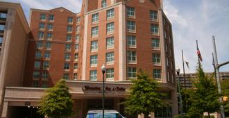 Hampton Inn & Suites Arlington Crystal City DCA - Arlington