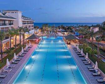 Alva Donna Beach Resort Comfort - Side - Pool