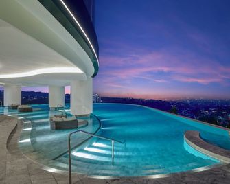 Hotel Indigo Bandung Dago Pakar by IHG - Bandung - Havuz