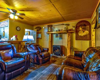 Secluded Log Cabin Nestled near the Smoky Mountains, North Carolina - Cherokee - Lounge