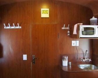 Onkel Inn Wagon Sleepbox Uyuni - Uyuni - Küche