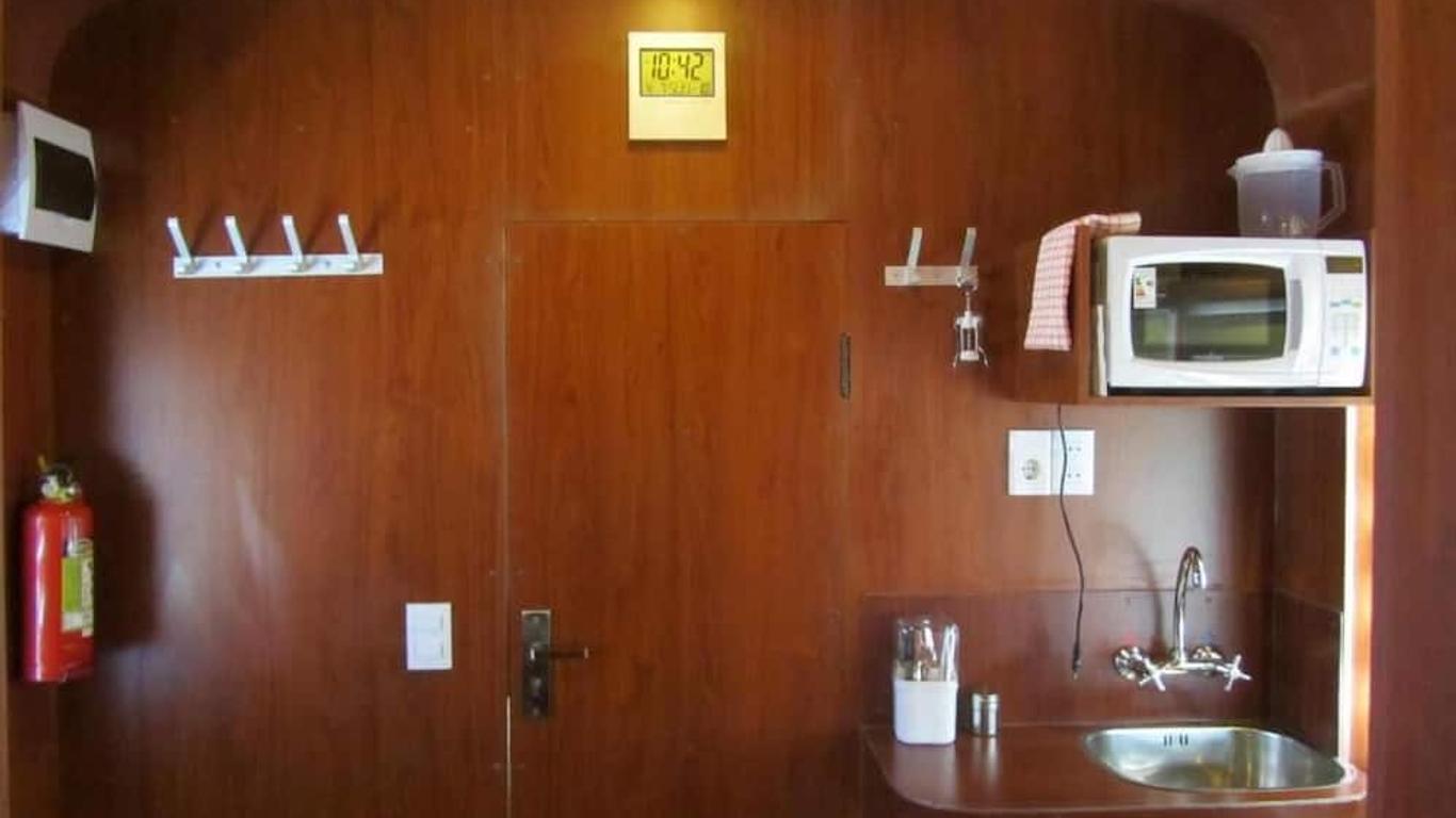 Onkel Inn Wagon Sleepbox Uyuni