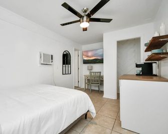 Cozy Ministudio With Queen Bed Coffee - Cypress
