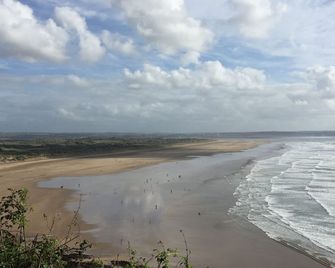 Thatched Coastal Cottage~Family Friendly~Sleeps 8~Large Peaceful Garden - Braunton - Beach
