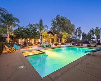 Private Resort in Lake Hodges - Escondido - Alberca