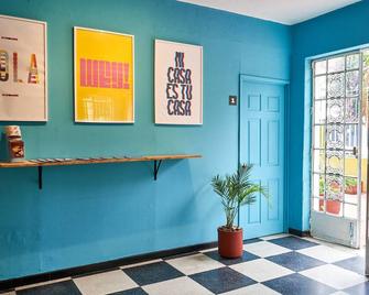 Hostal Americana - Guadalajara - Front desk