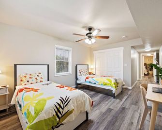 Midtown Apartment with Private Parking and King Bed - Sacramento