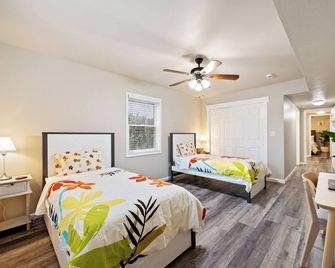 Midtown Apartment with Private Parking and King Bed - Sacramento