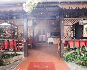 OYO 44084 Ombak Inn Chalet - Pangkor - Bar