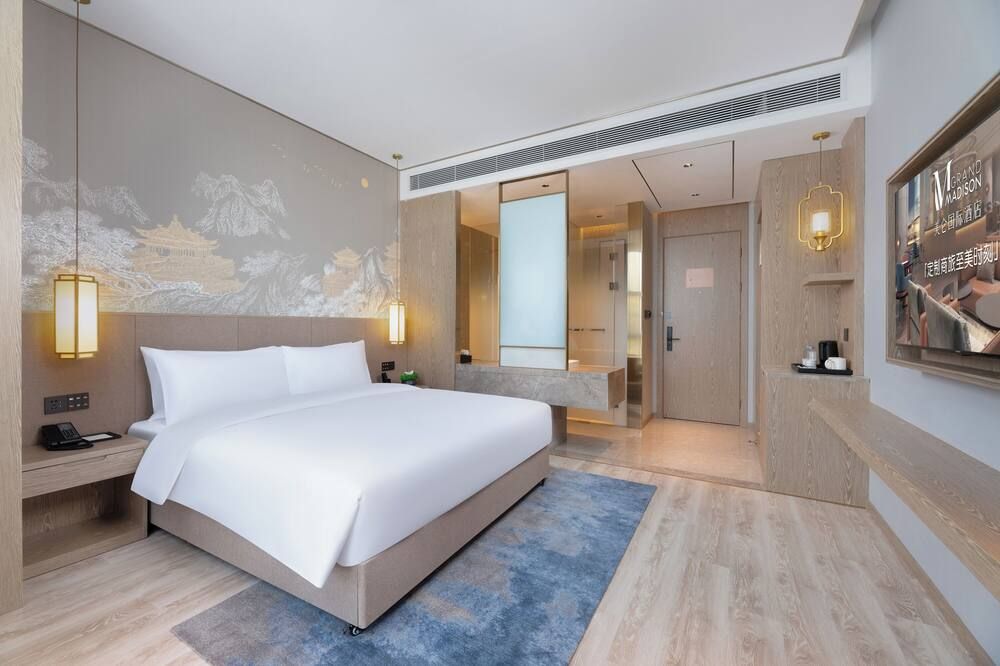 Grand Madison Hotel Wuhan Optical Valley Canglongdao