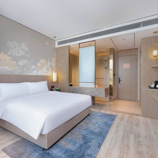 Grand Madison Hotel Wuhan Optical Valley Canglongdao image 1